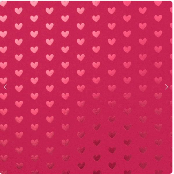 דף קארדסטוק באזיל פוקסיה בעיצוב לבבות פויל